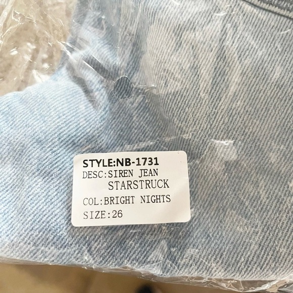 Neon Blonde NWT Size 26 Blue Siren Jeans High Rise Distressed Raw Hem Embroidery - Picture 10 of 14